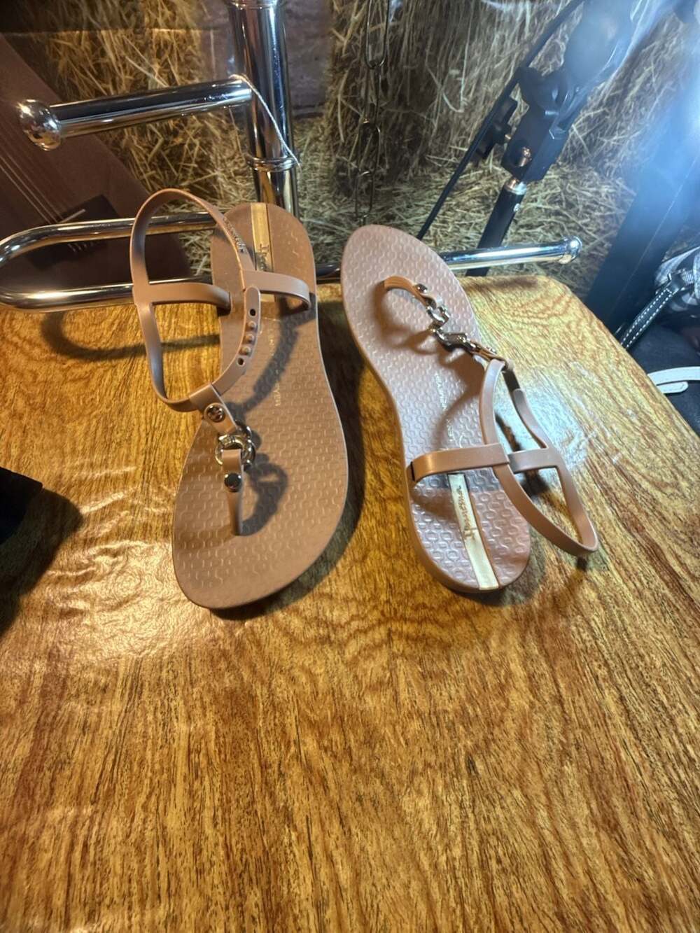 Ipanema x Lenny Niemeyer Tan Chain T-Strap Sandals Size 6